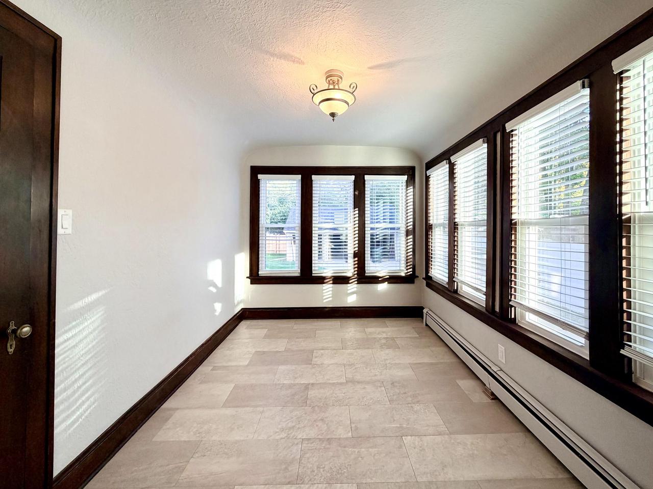 1522 South Sunny Slope ROAD