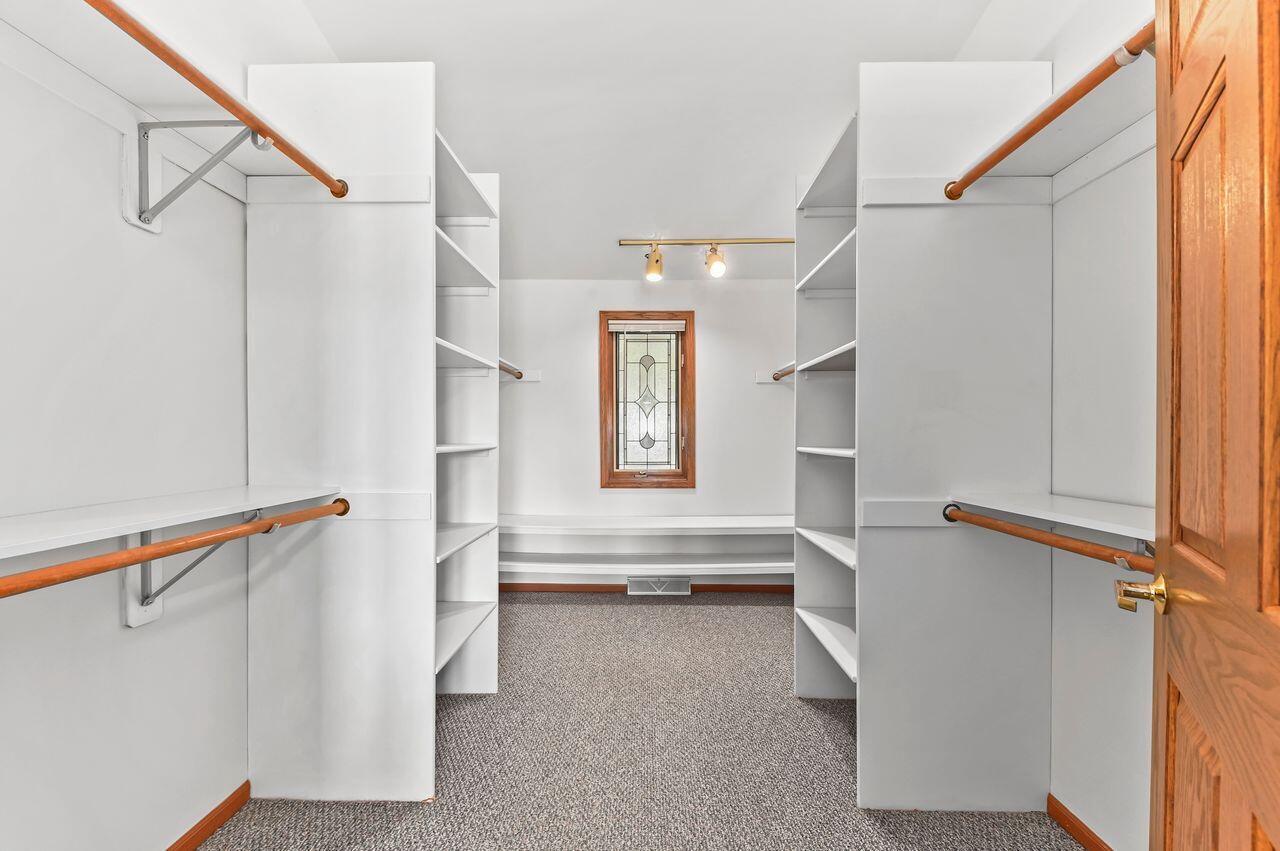 5611 South Kurtz ROAD