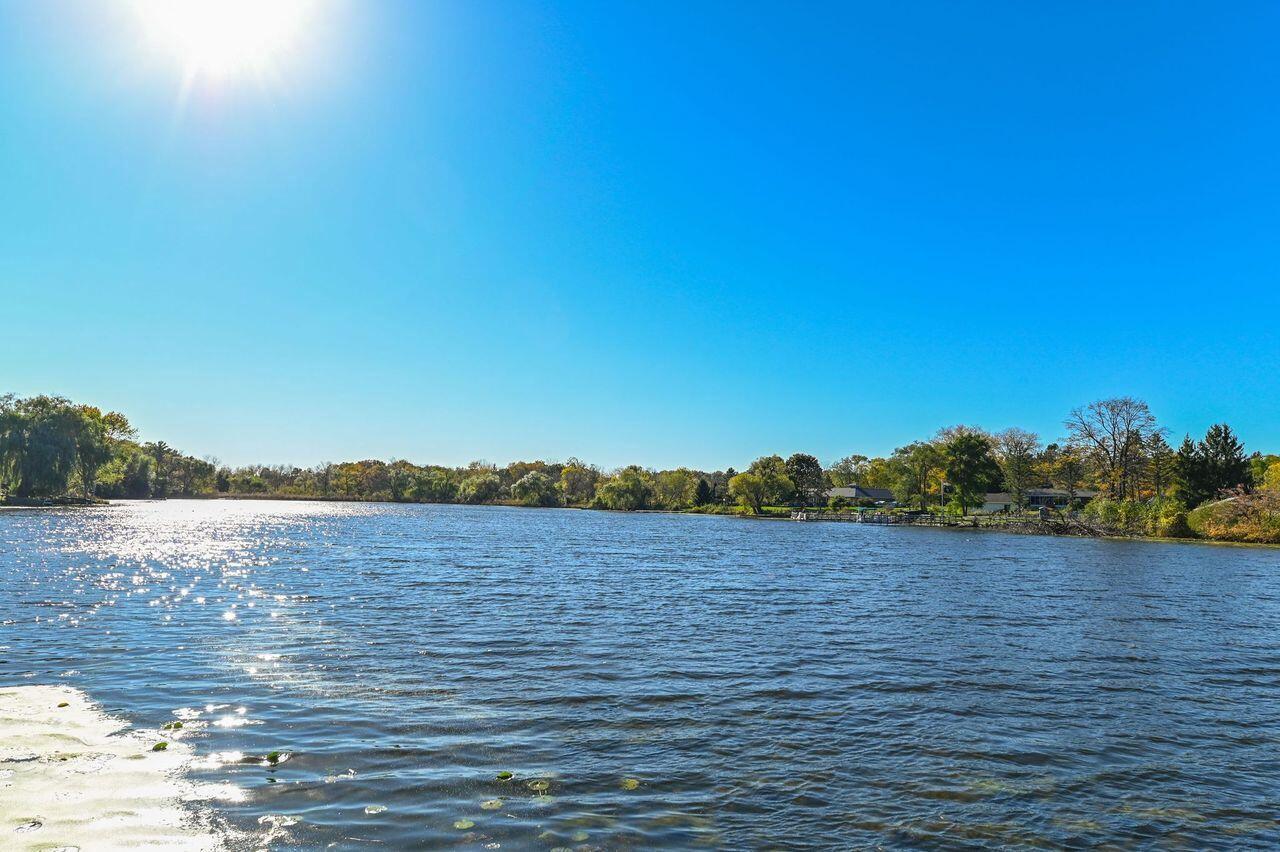 5611 South Kurtz ROAD