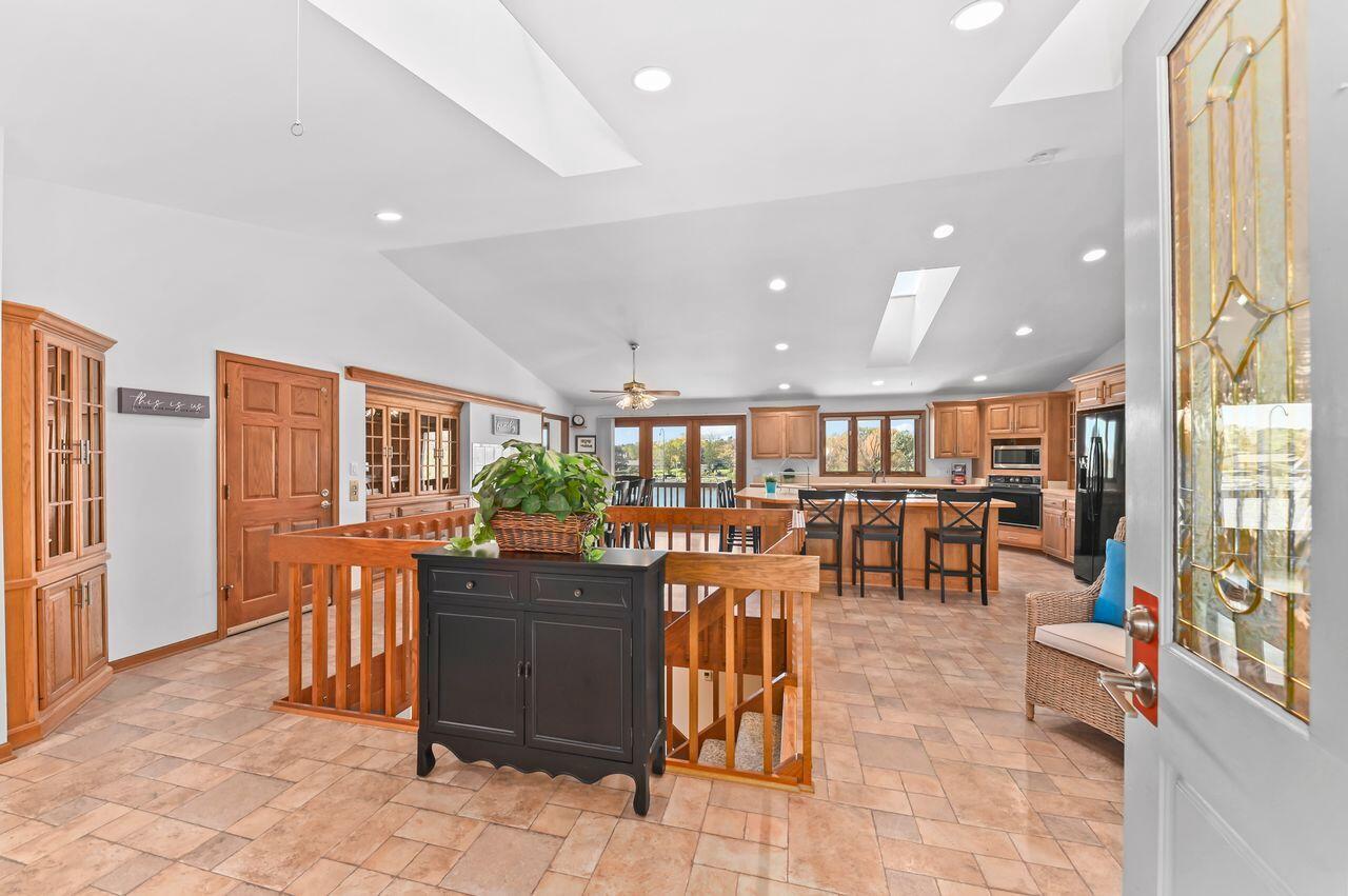 5611 South Kurtz ROAD