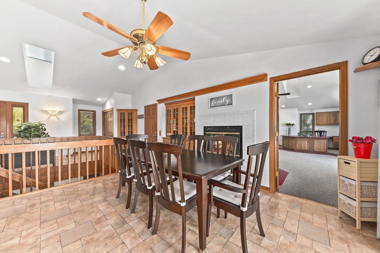 5611 South Kurtz ROAD