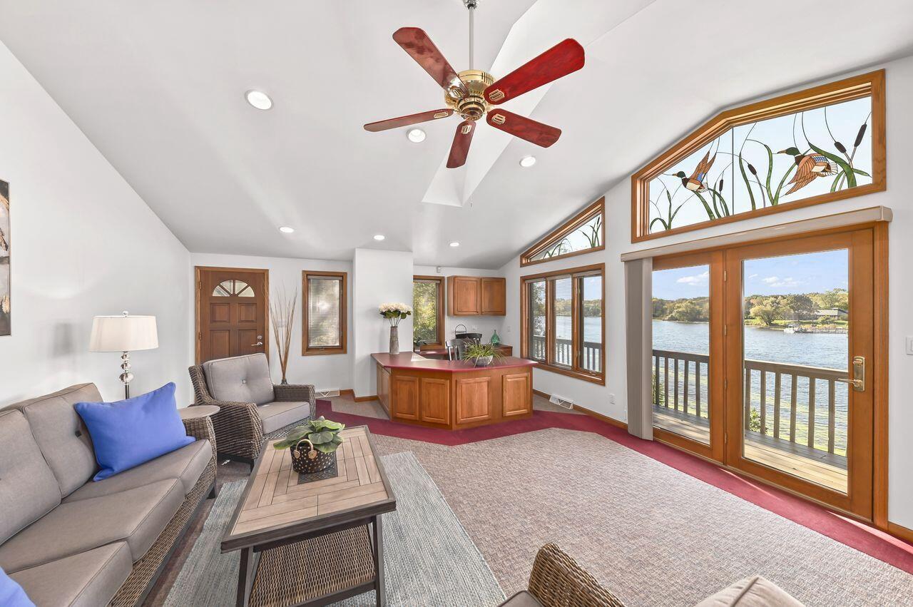 5611 South Kurtz ROAD