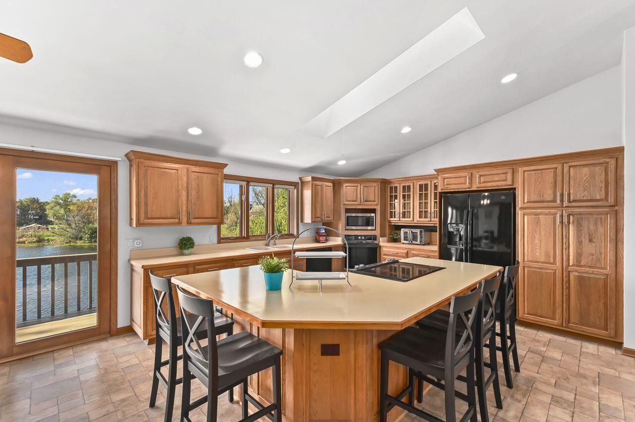 5611 South Kurtz ROAD