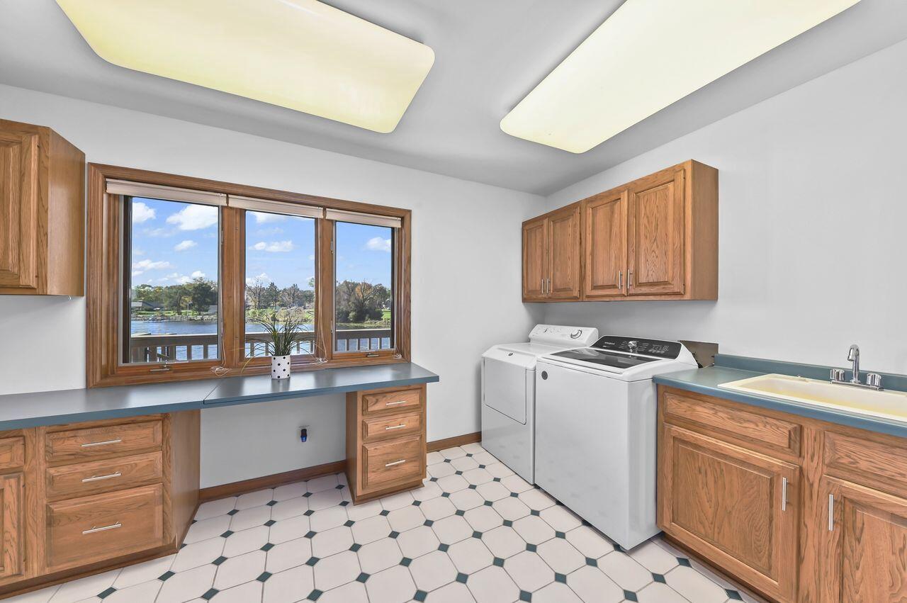 5611 South Kurtz ROAD