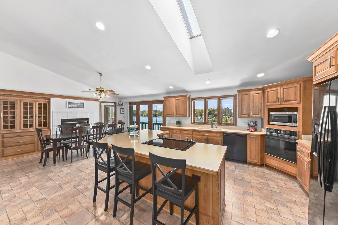 5611 South Kurtz ROAD