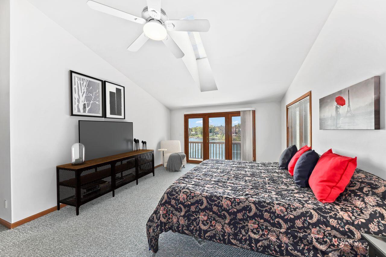 5611 South Kurtz ROAD