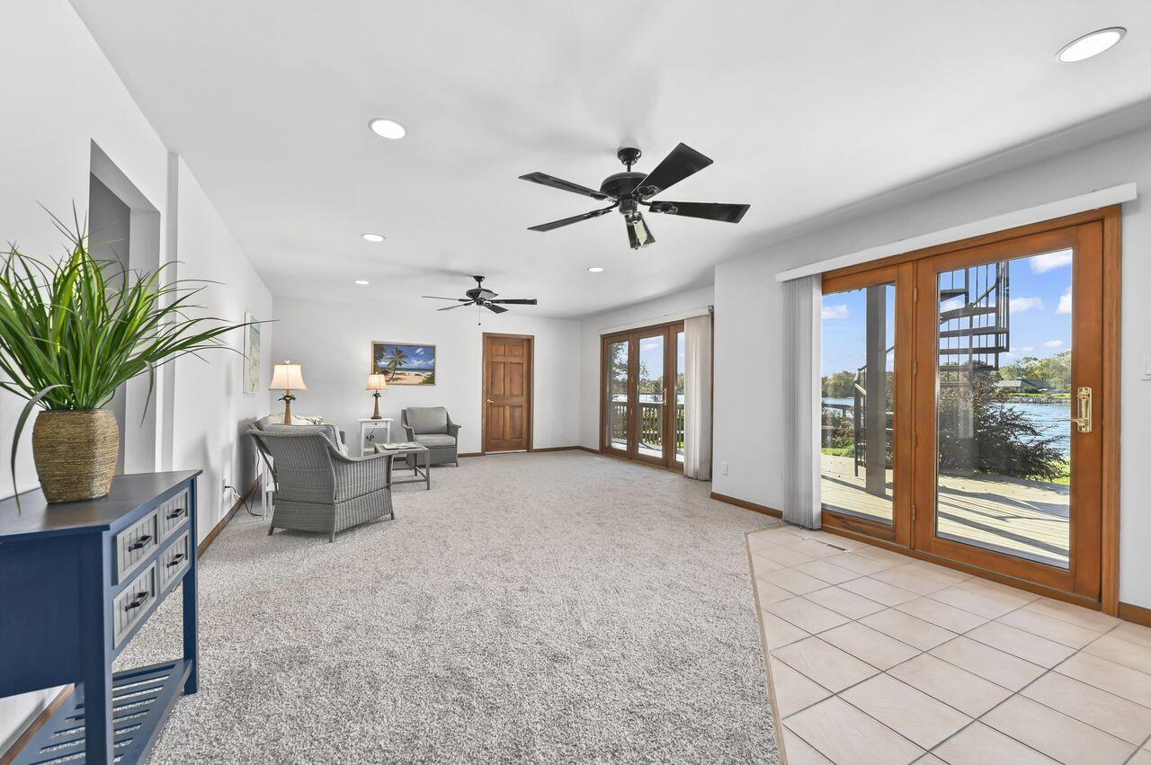 5611 South Kurtz ROAD