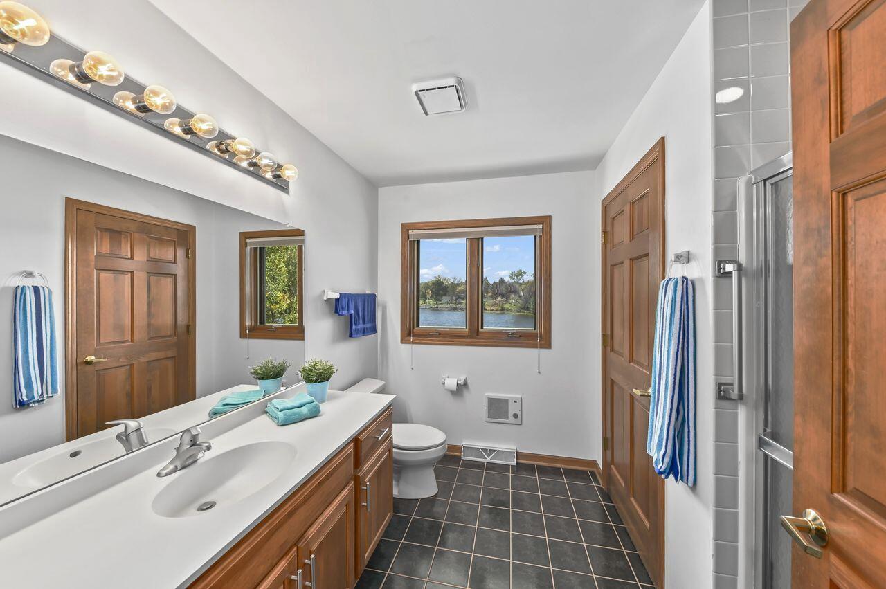 5611 South Kurtz ROAD