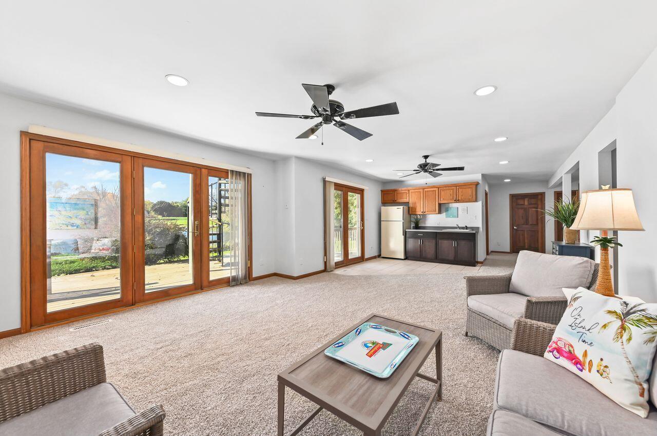 5611 South Kurtz ROAD