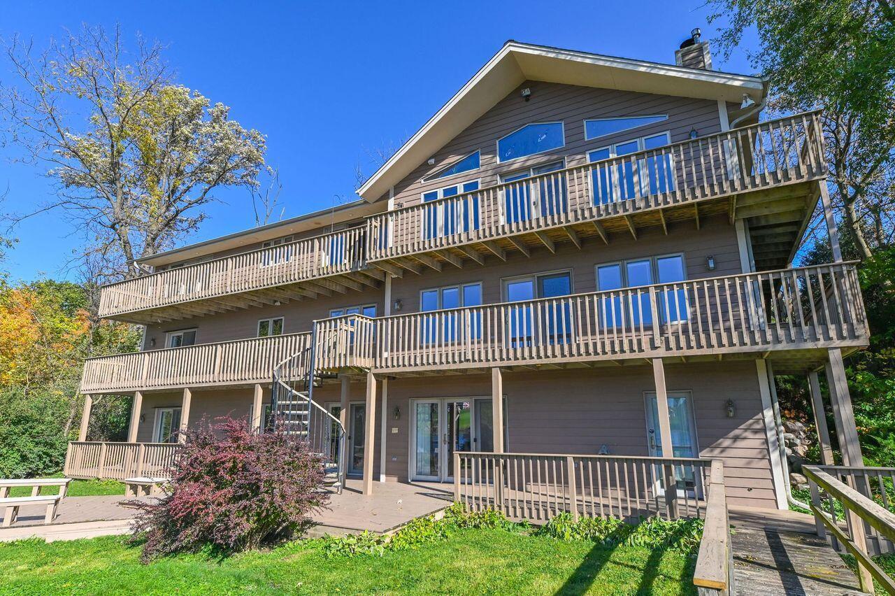 5611 South Kurtz ROAD