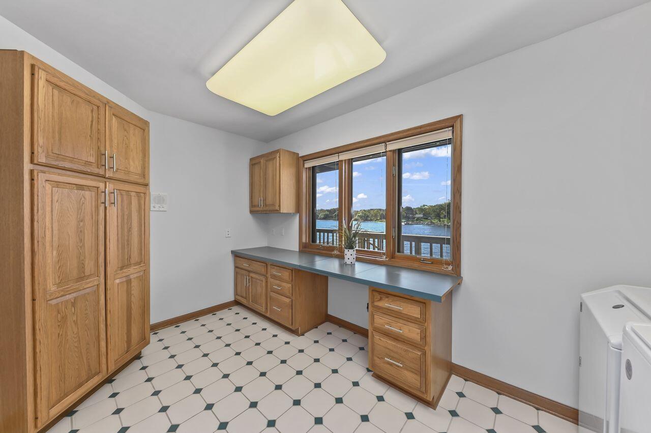 5611 South Kurtz ROAD