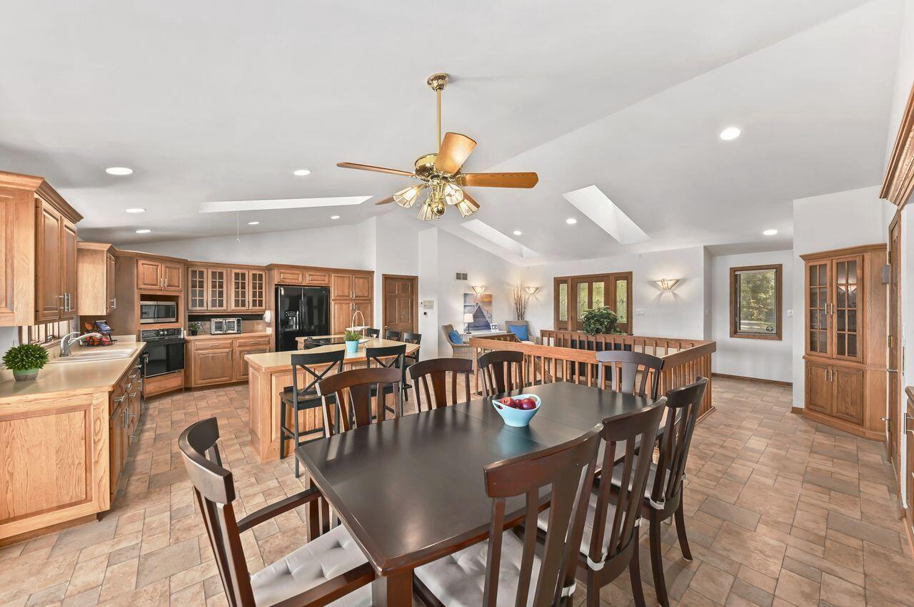 5611 South Kurtz ROAD