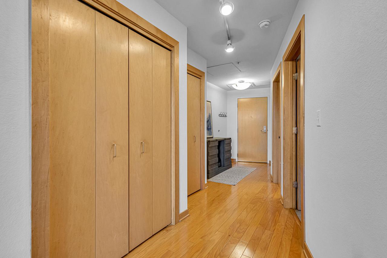 106 West Seeboth STREET 306