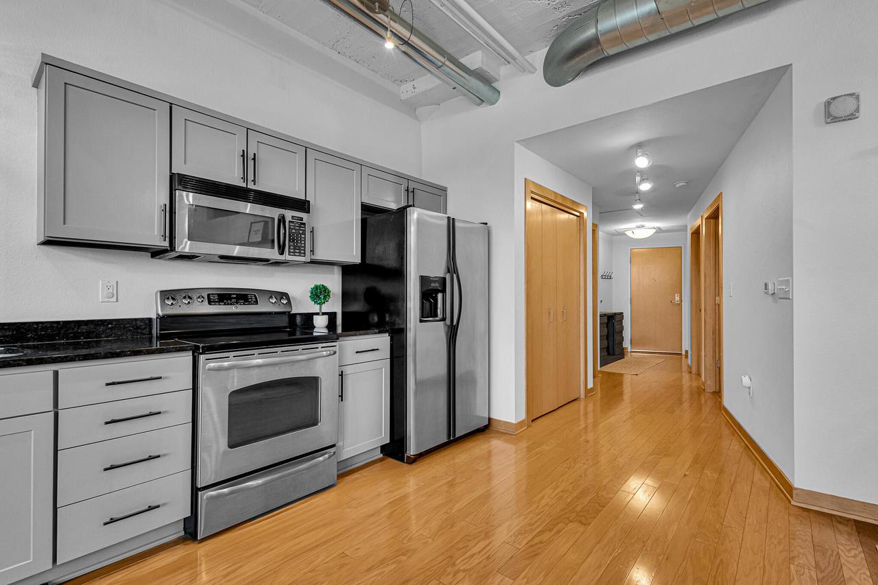 106 West Seeboth STREET 306