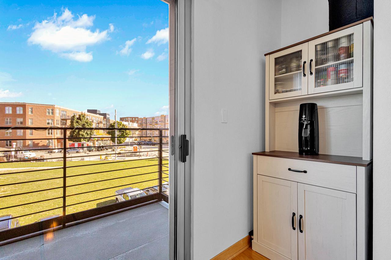 106 West Seeboth STREET 306