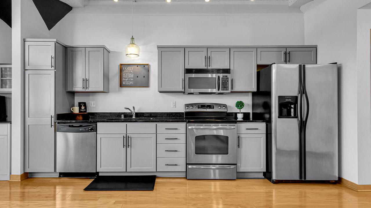 106 West Seeboth STREET 306