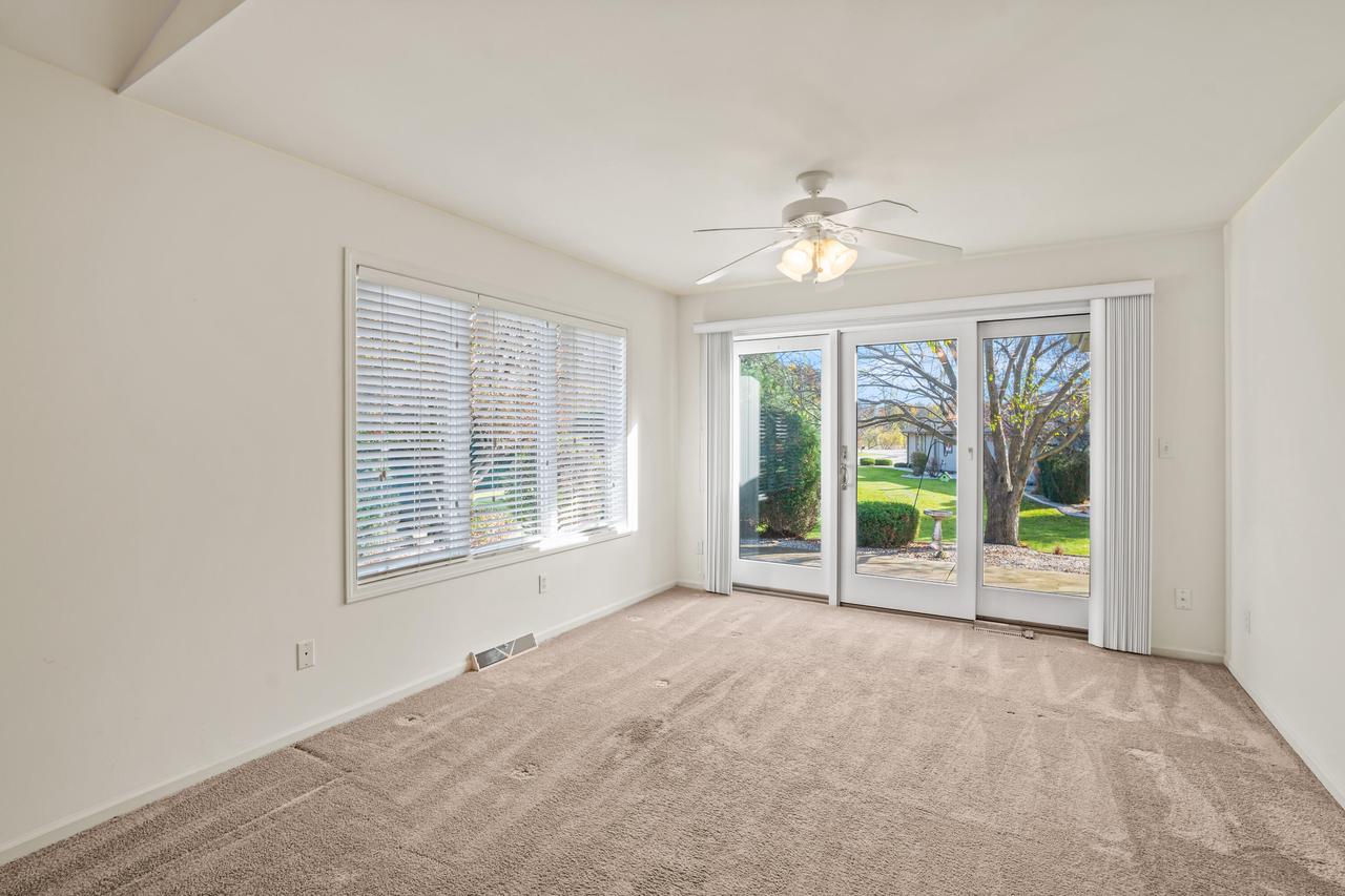 W175N8080 Robin CIRCLE