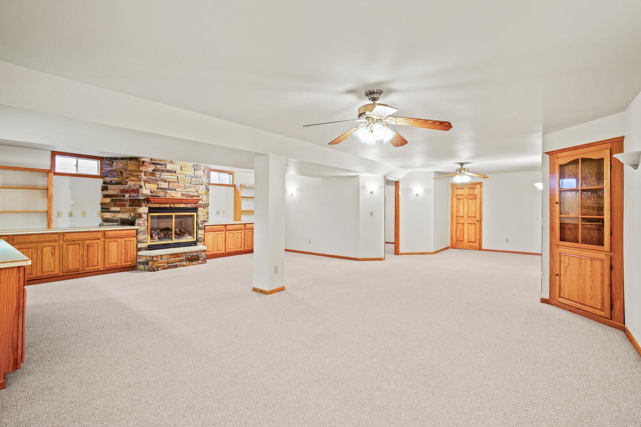 W175N8080 Robin CIRCLE