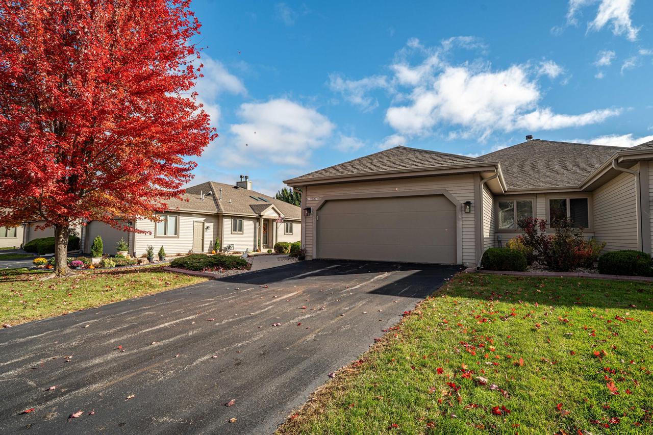 W175N8080 Robin CIRCLE