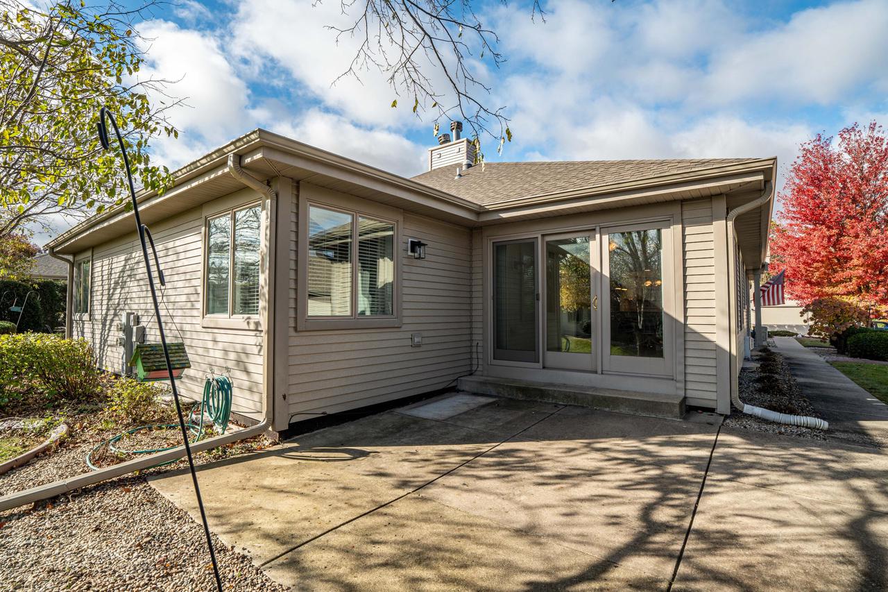 W175N8080 Robin CIRCLE