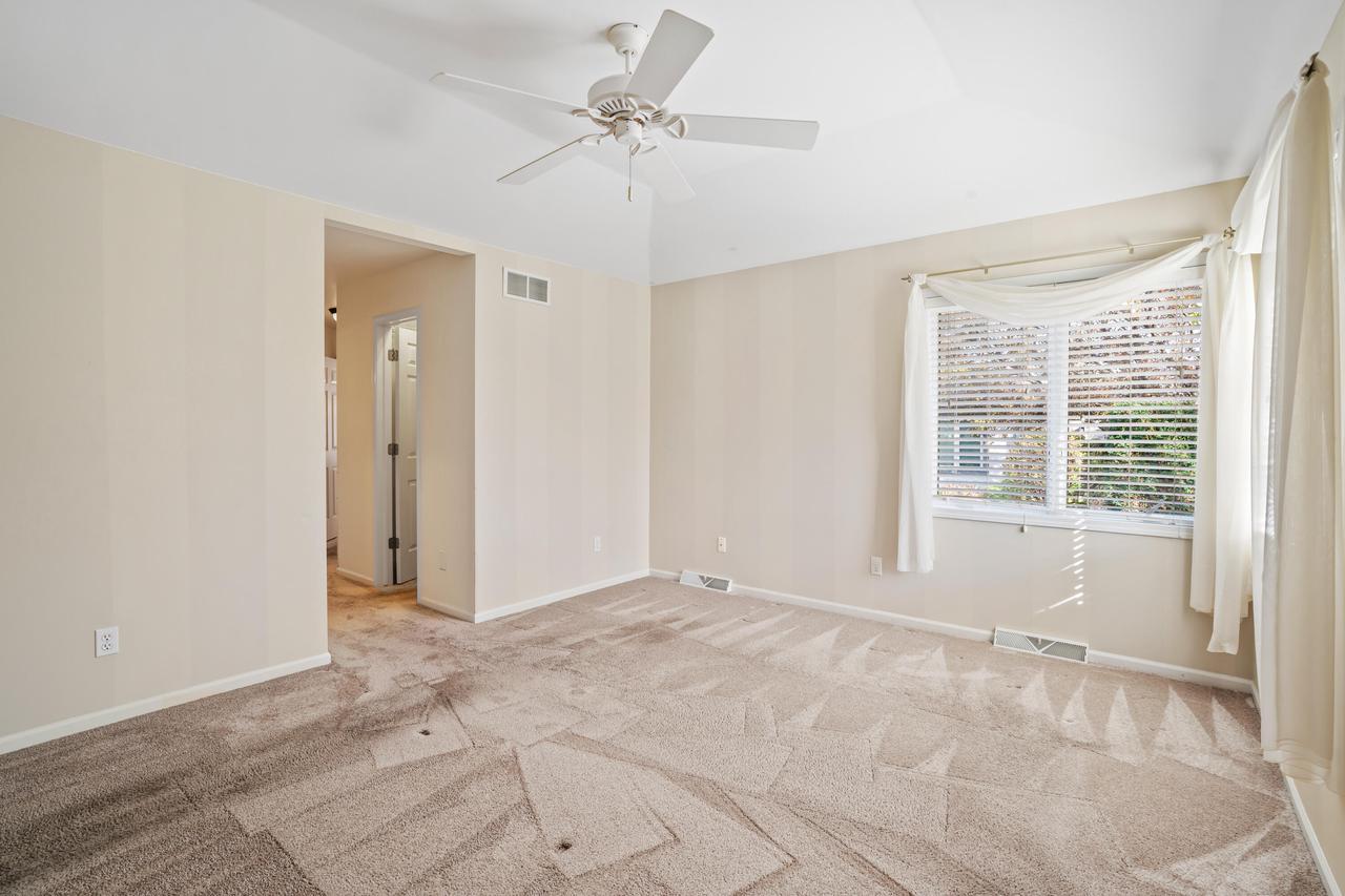 W175N8080 Robin CIRCLE