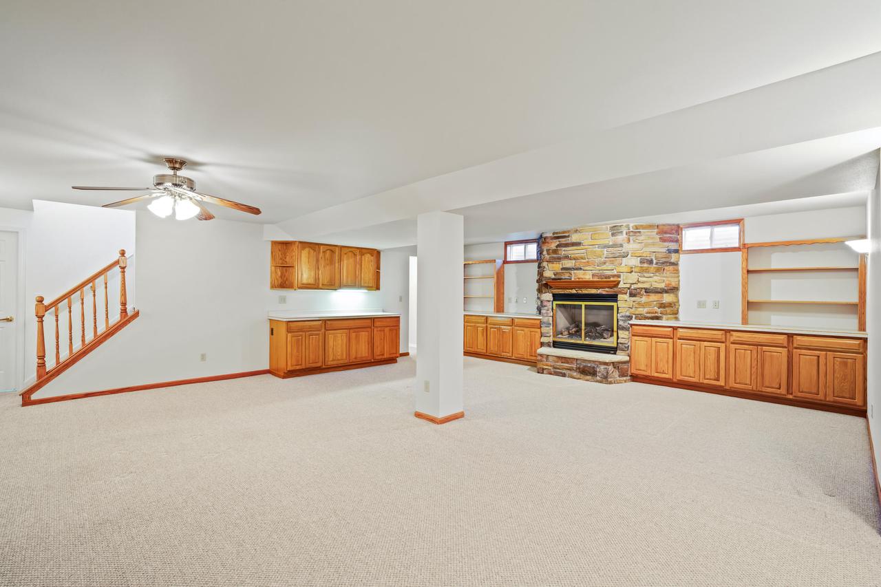 W175N8080 Robin CIRCLE