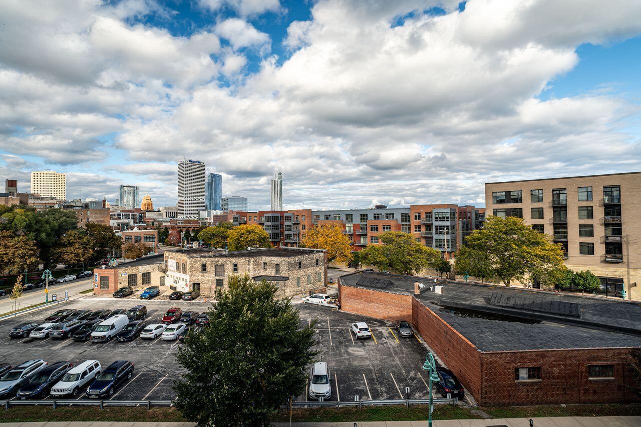 311 East Erie STREET 425