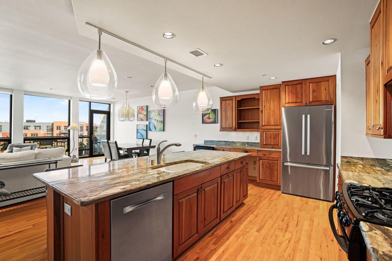 311 East Erie STREET 425