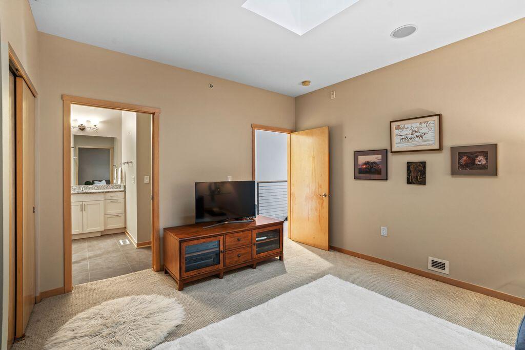 311 East Erie STREET 425