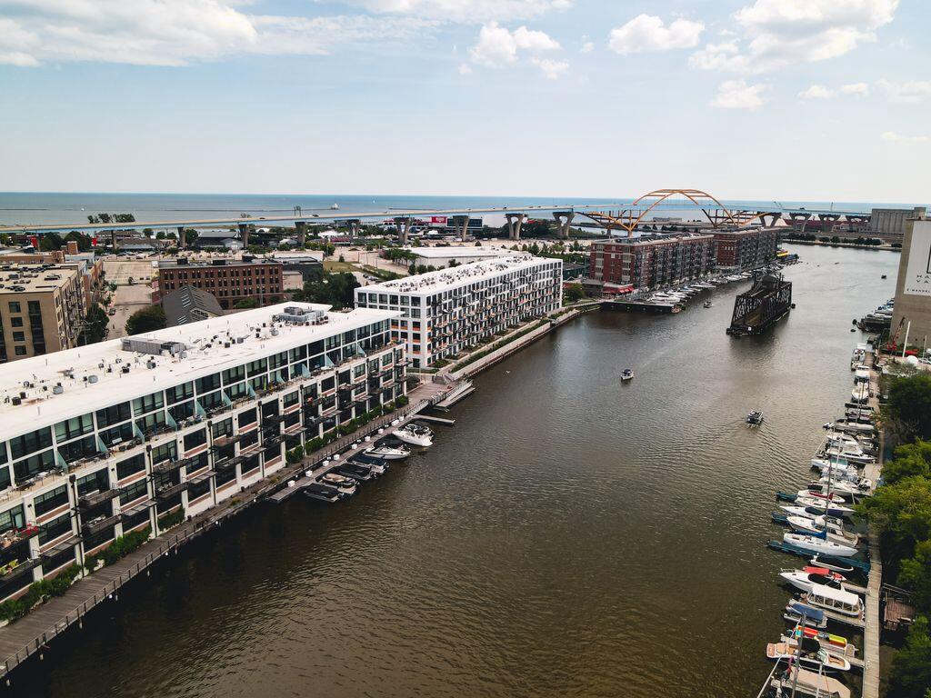 311 East Erie STREET 425