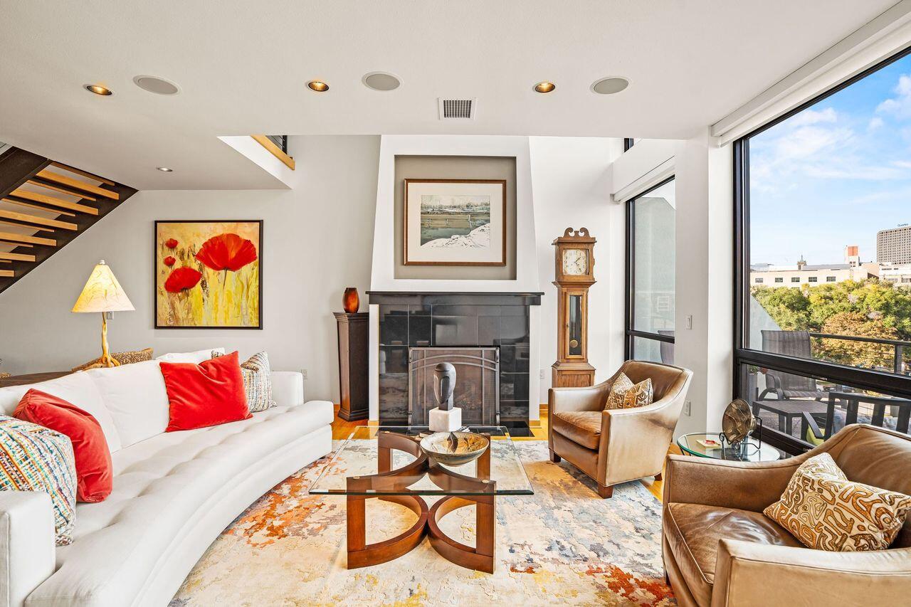 311 East Erie STREET 425