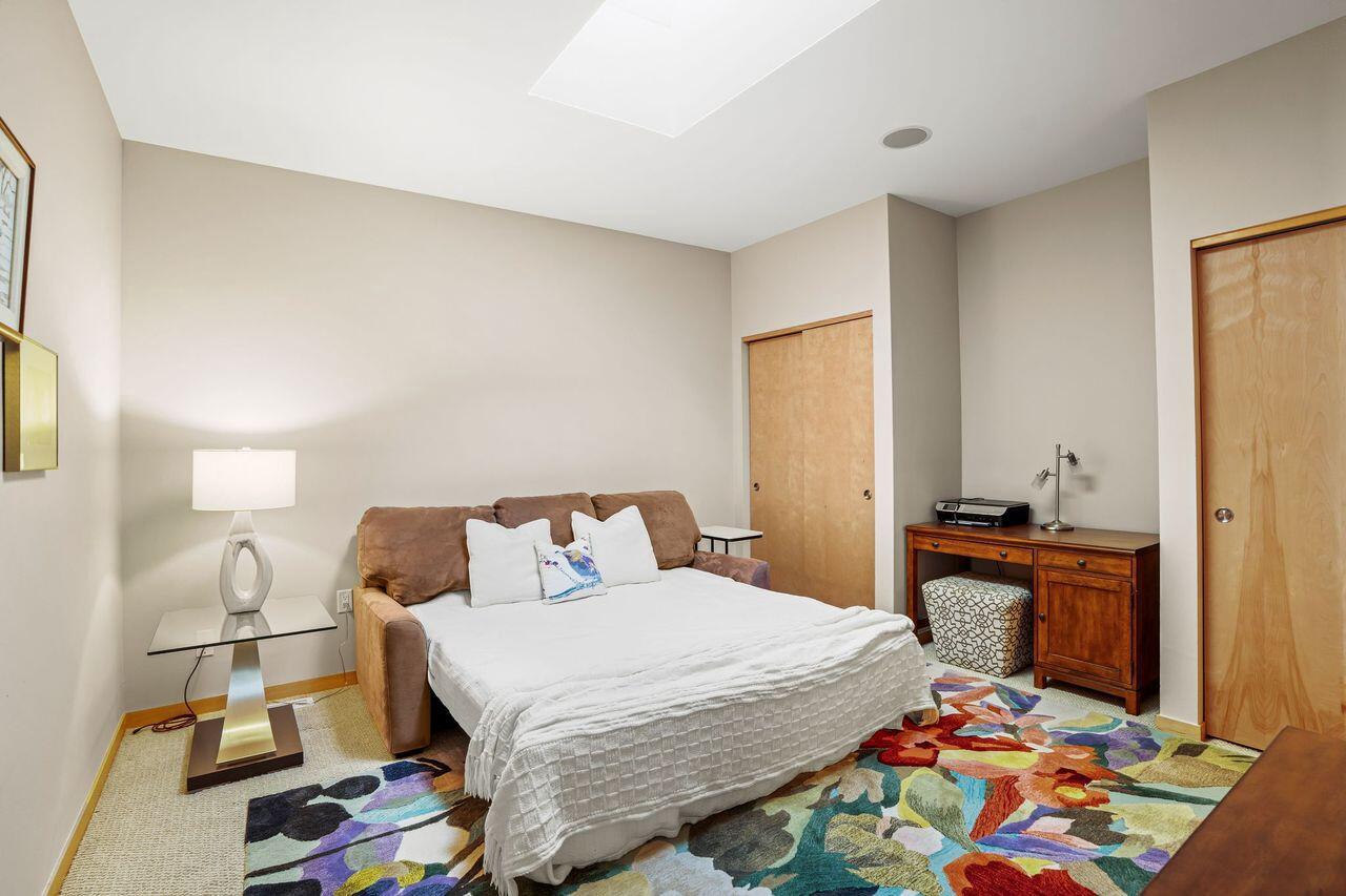 311 East Erie STREET 425