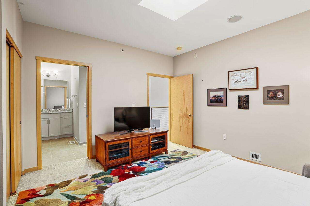 311 East Erie STREET 425