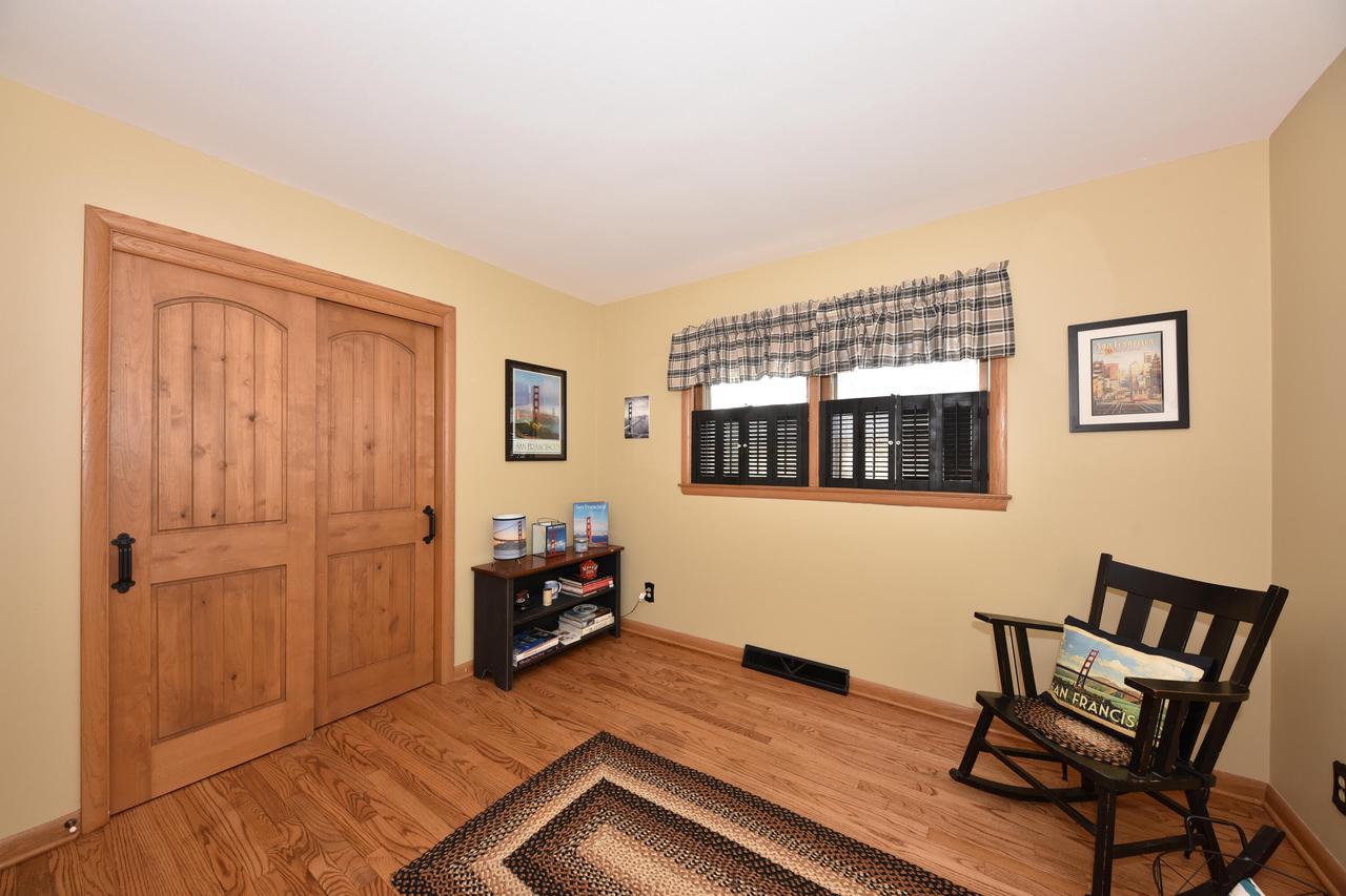 9602 West Arthur AVENUE