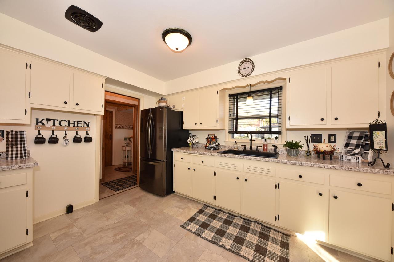 9602 West Arthur AVENUE