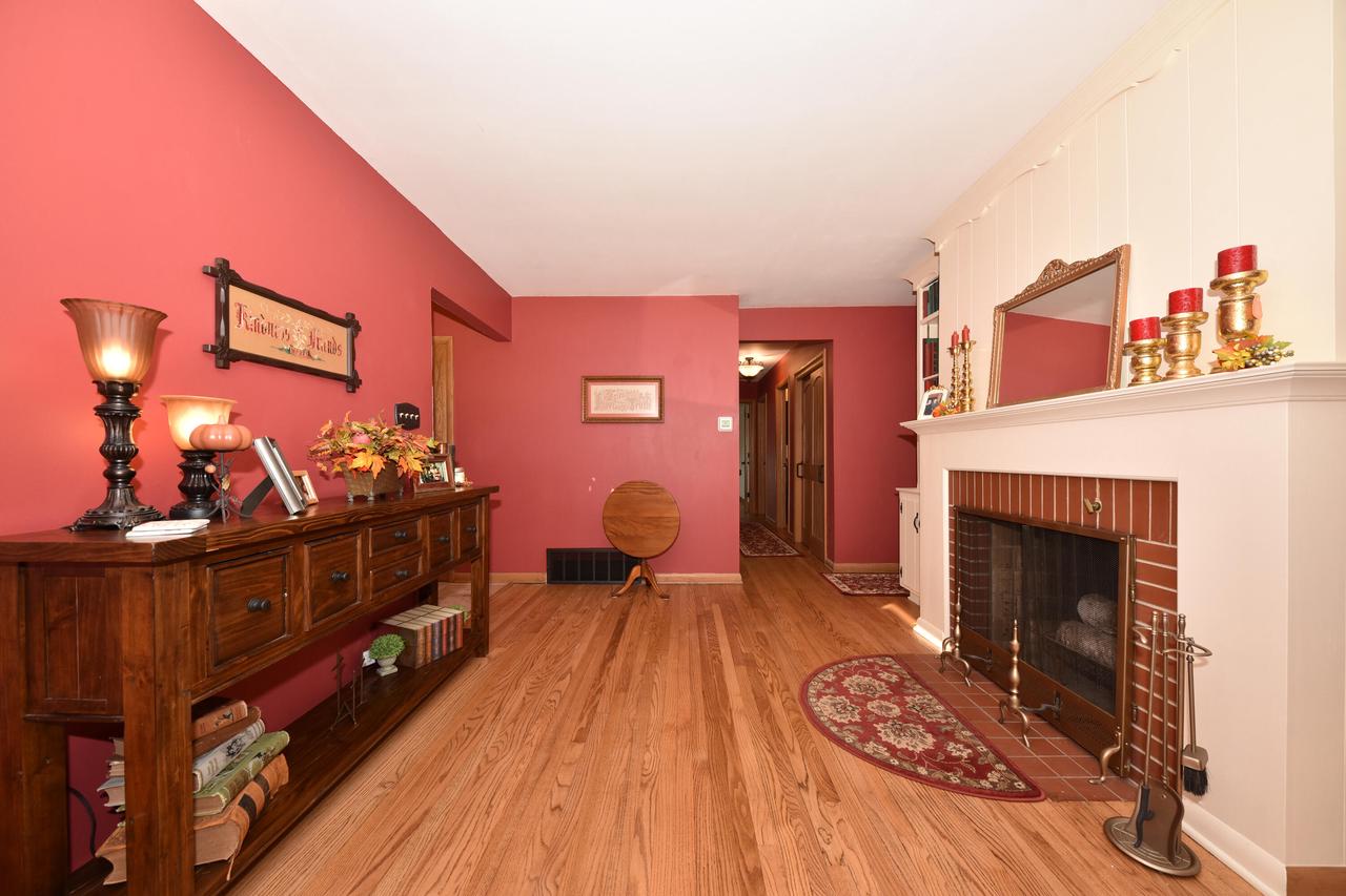 9602 West Arthur AVENUE