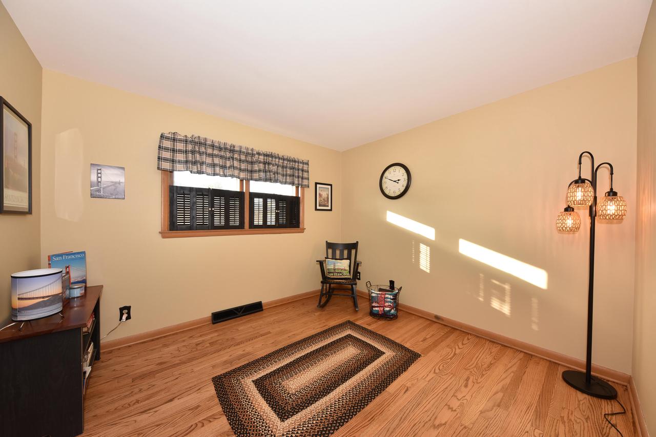 9602 West Arthur AVENUE