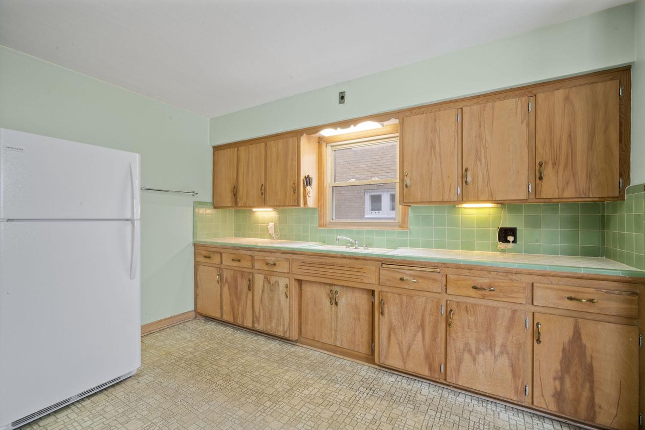 2975 North 69th STREET
