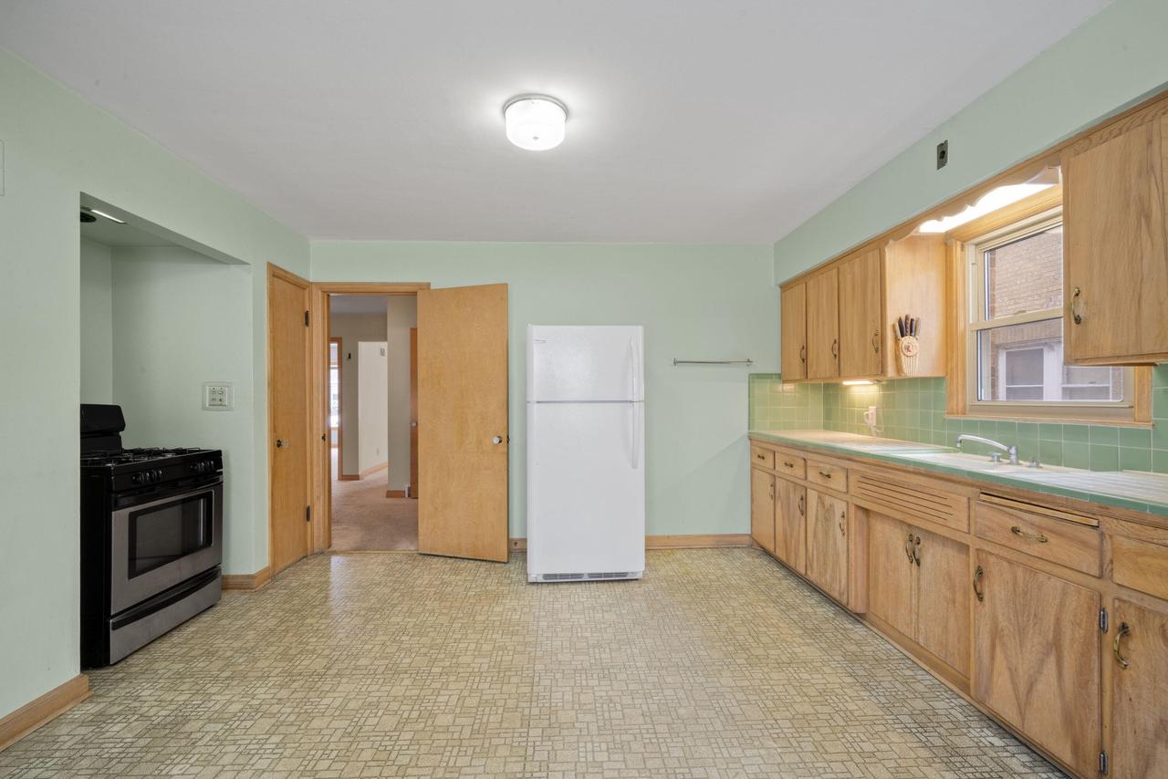 2975 North 69th STREET