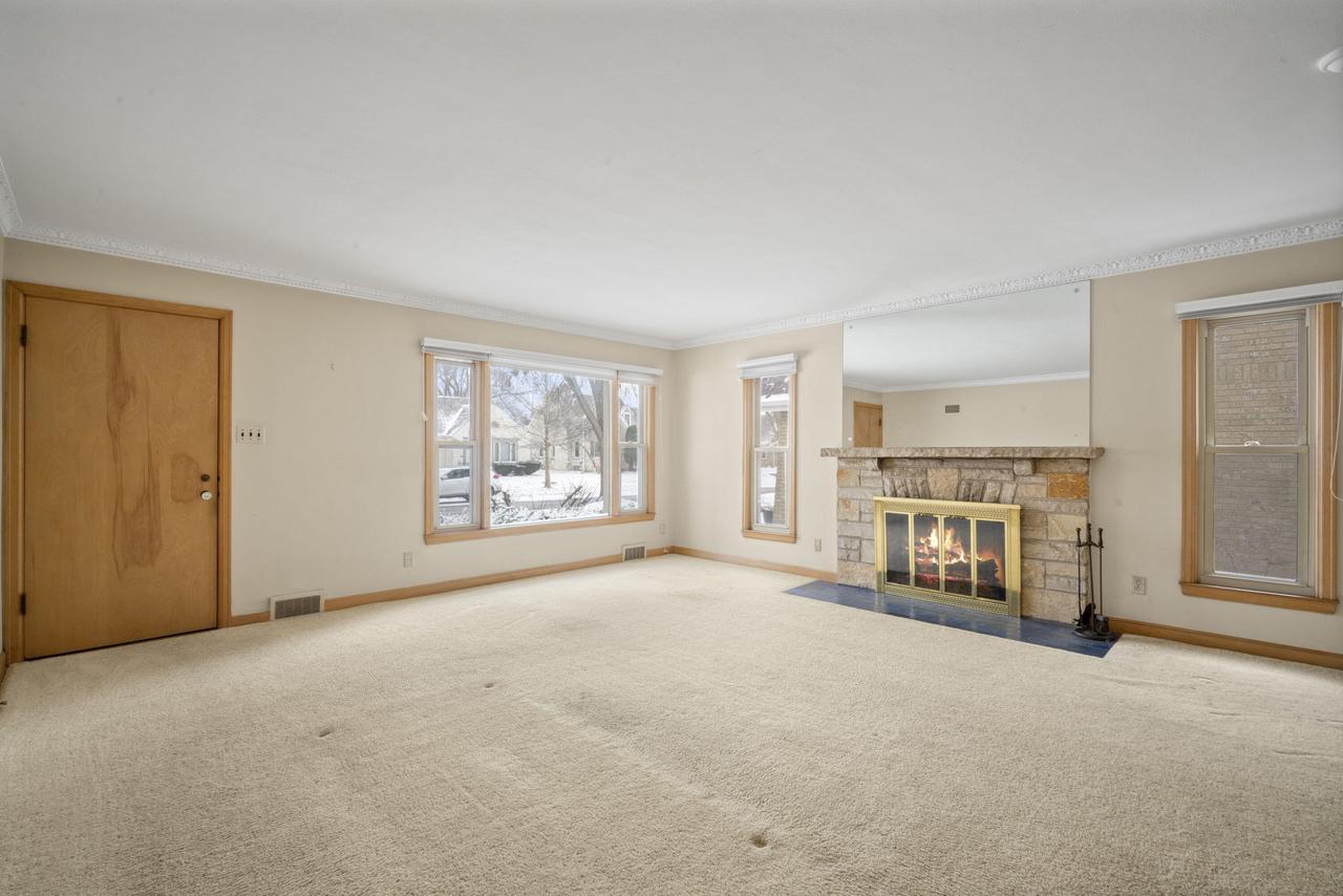 2975 North 69th STREET