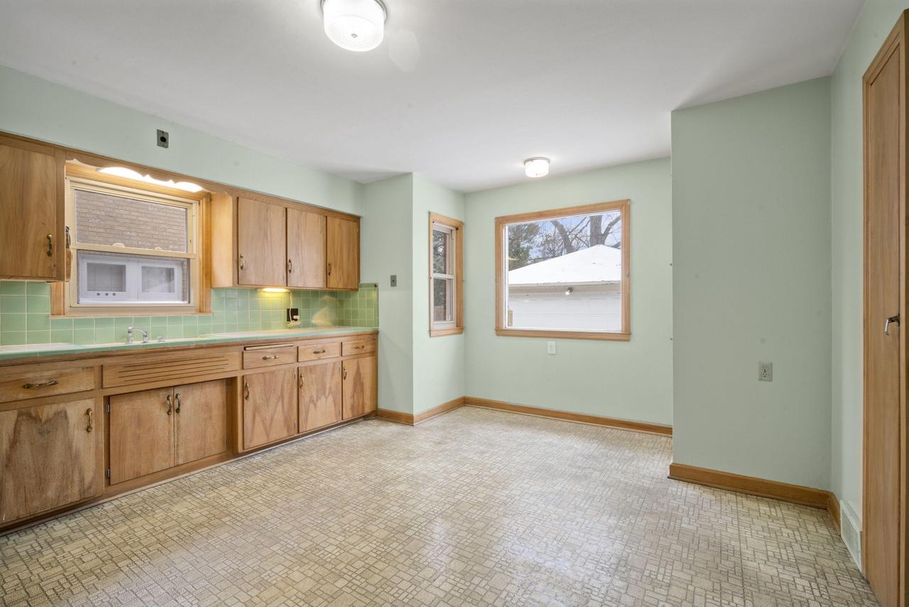 2975 North 69th STREET