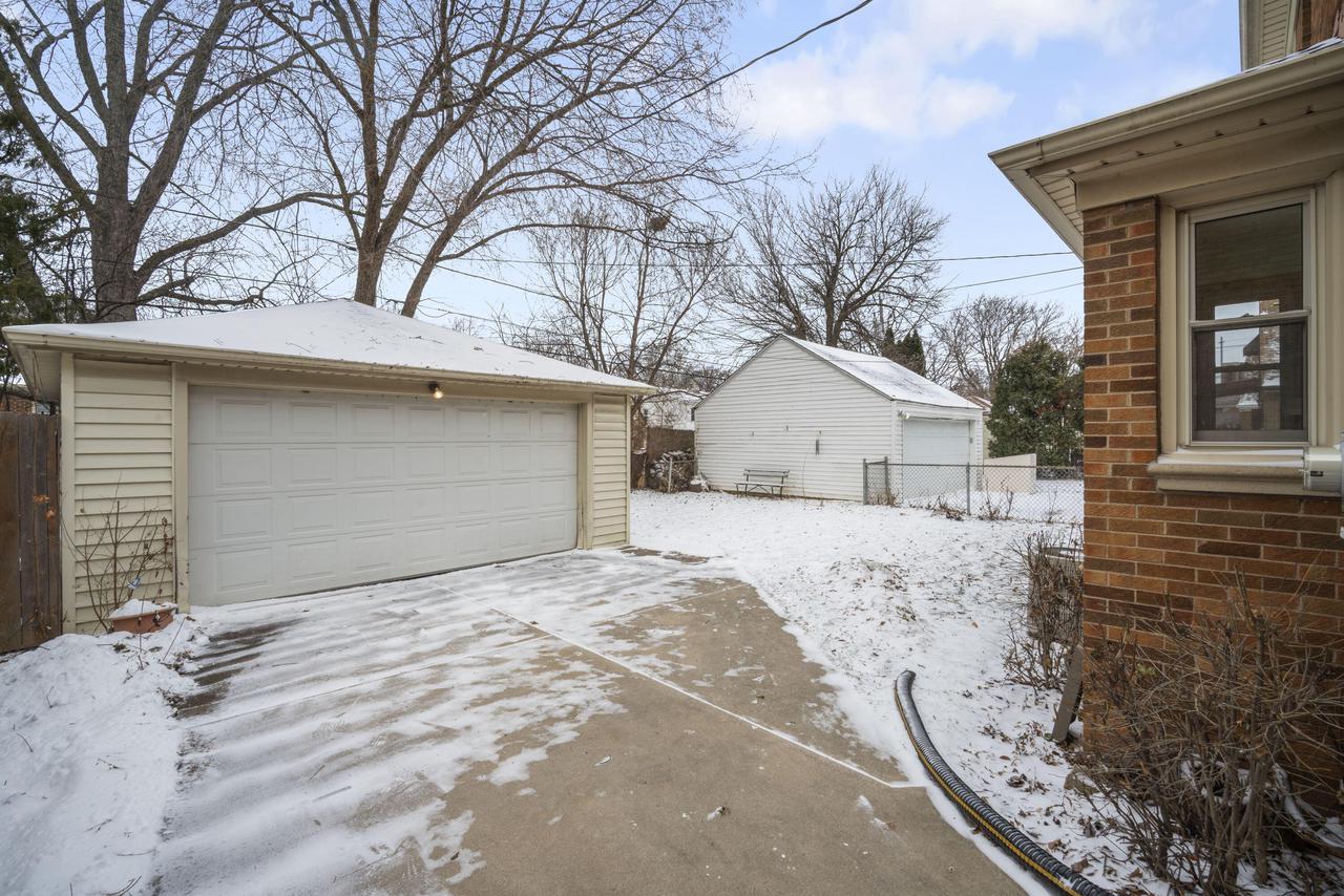 2975 North 69th STREET