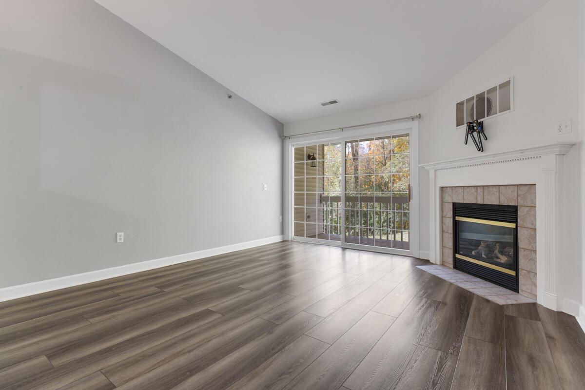 S77W19599 Lakewood DRIVE