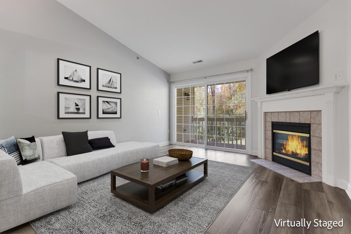 S77W19599 Lakewood DRIVE