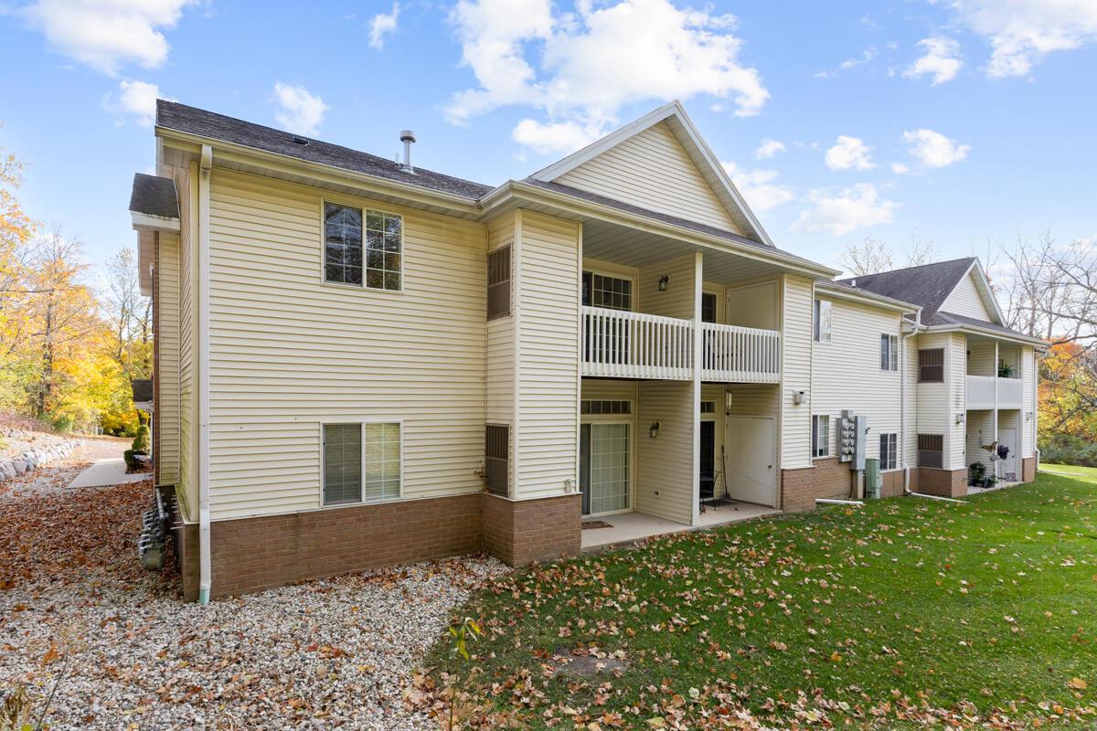 S77W19599 Lakewood DRIVE