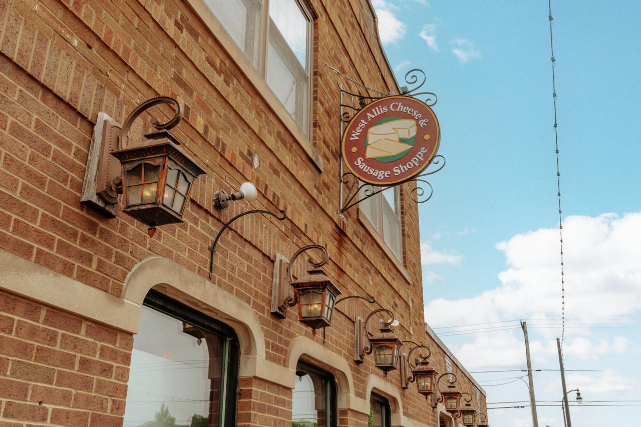 2013 South 77th STREET