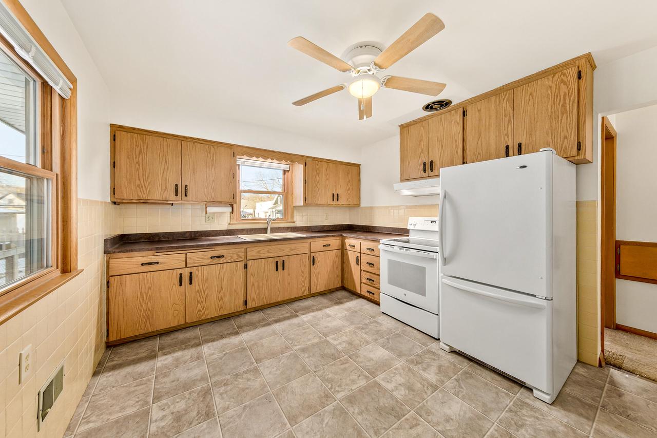 2013 South 77th STREET