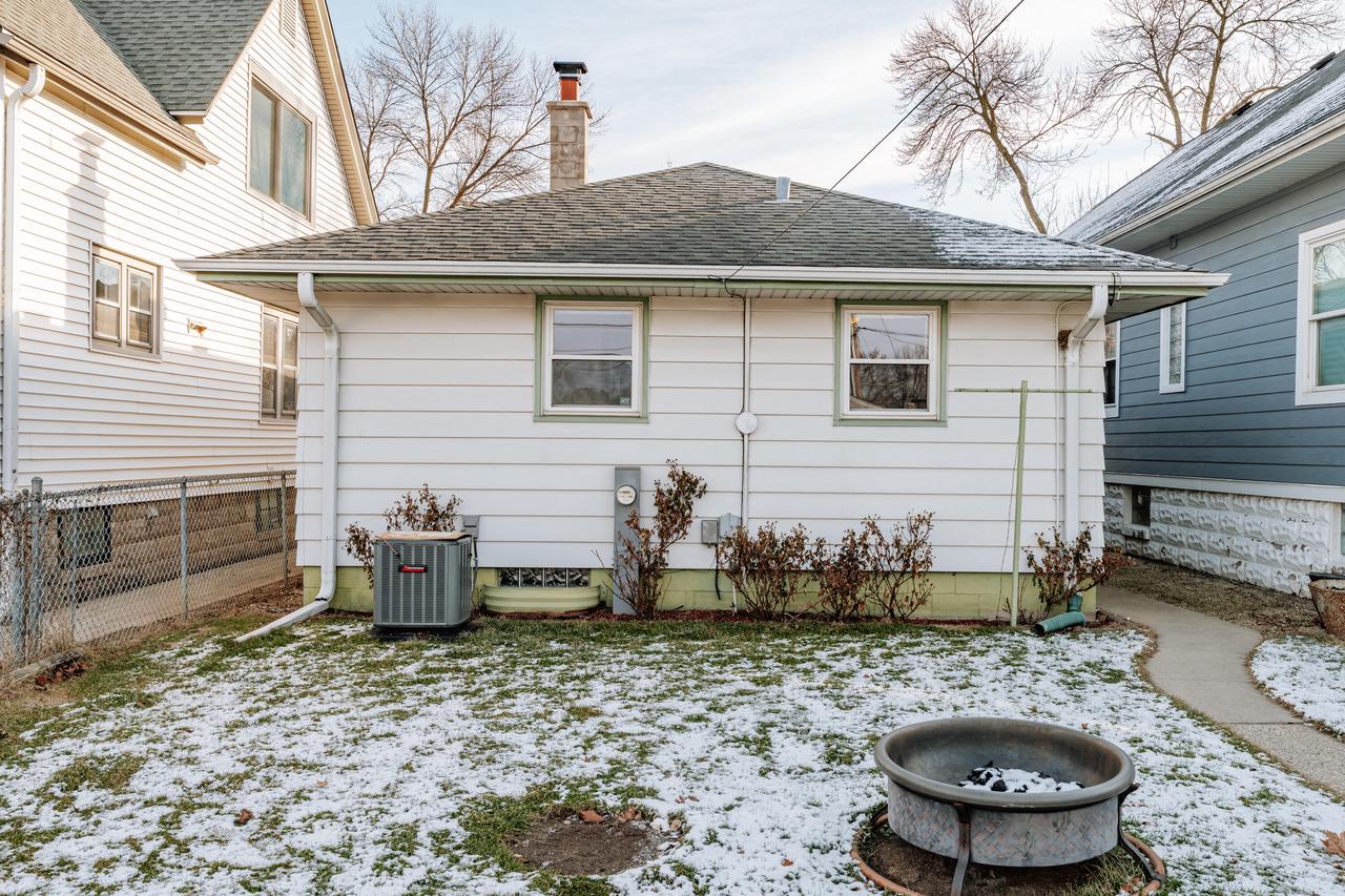 2013 South 77th STREET