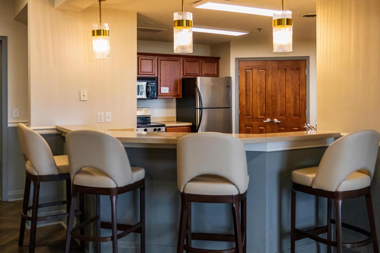 4100 South Lake DRIVE 415