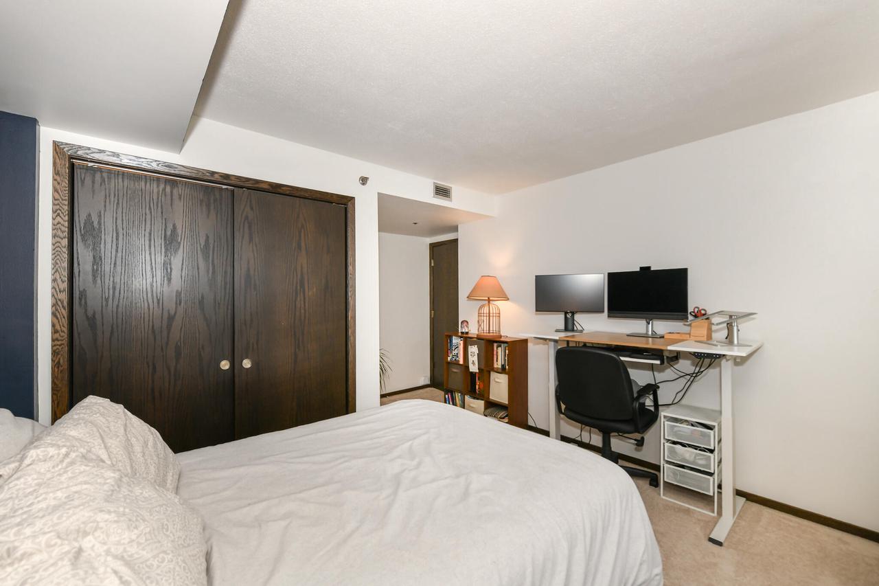 1633 North Prospect AVENUE 17C